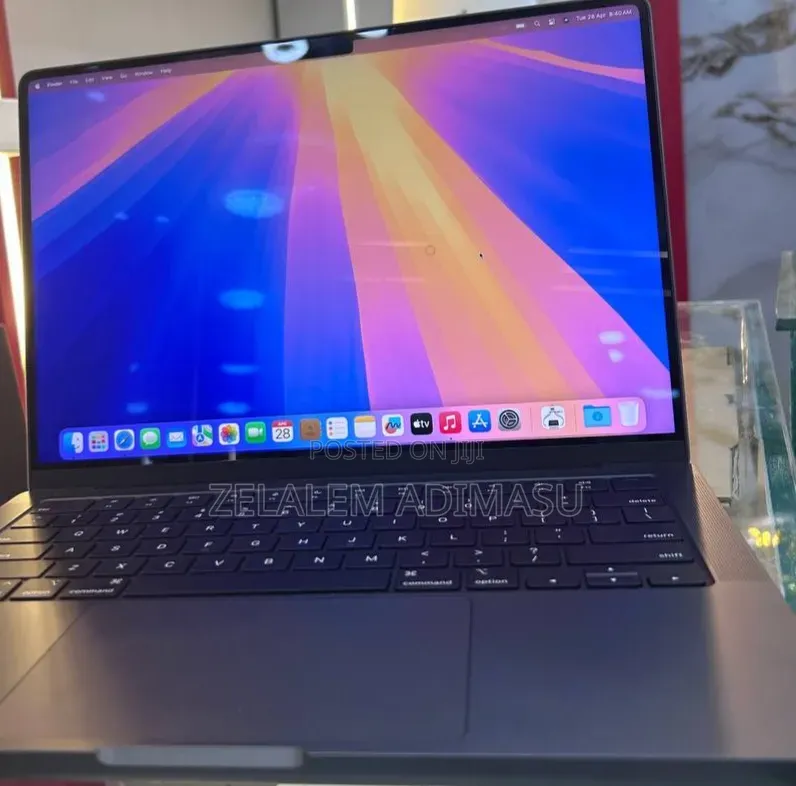 New Laptop Apple MacBook Pro 2023 M3 14-inch 18GB Apple M3 SSD 512GB