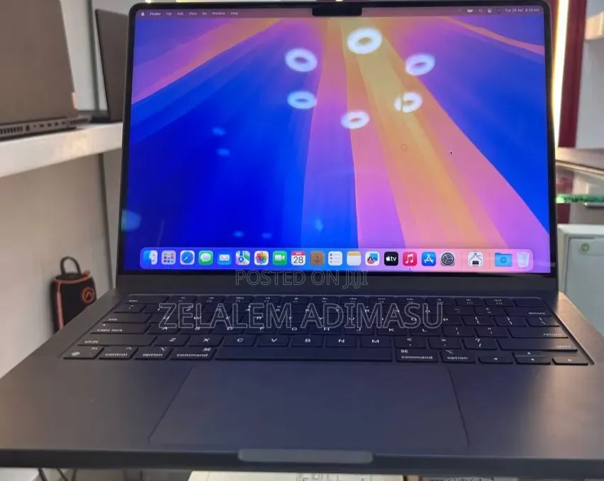 New Laptop Apple MacBook Pro 2023 M3 14-inch 18GB Apple M3 SSD 512GB