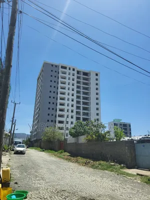 3bdrm Apartment in 95% የተገነባ በ6 ወራት, Yeka for sale