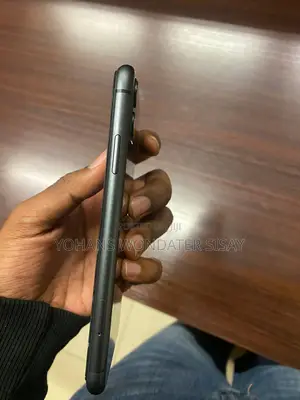 Apple iPhone 11 64 GB Black
