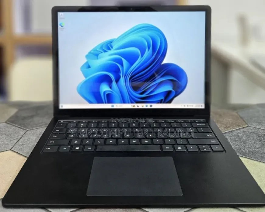 New Laptop Microsoft Surface Laptop 4 16GB Intel Core i7 SSD 512GB