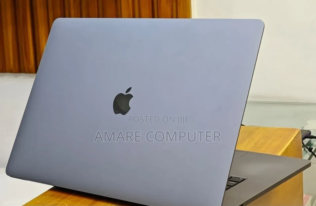 New Laptop Apple MacBook Pro 2019 16GB Intel Core i7 SSD 512GB
