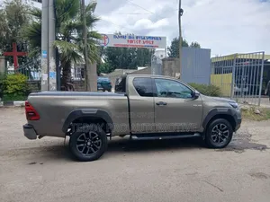 Toyota Hilux 2021 Gray