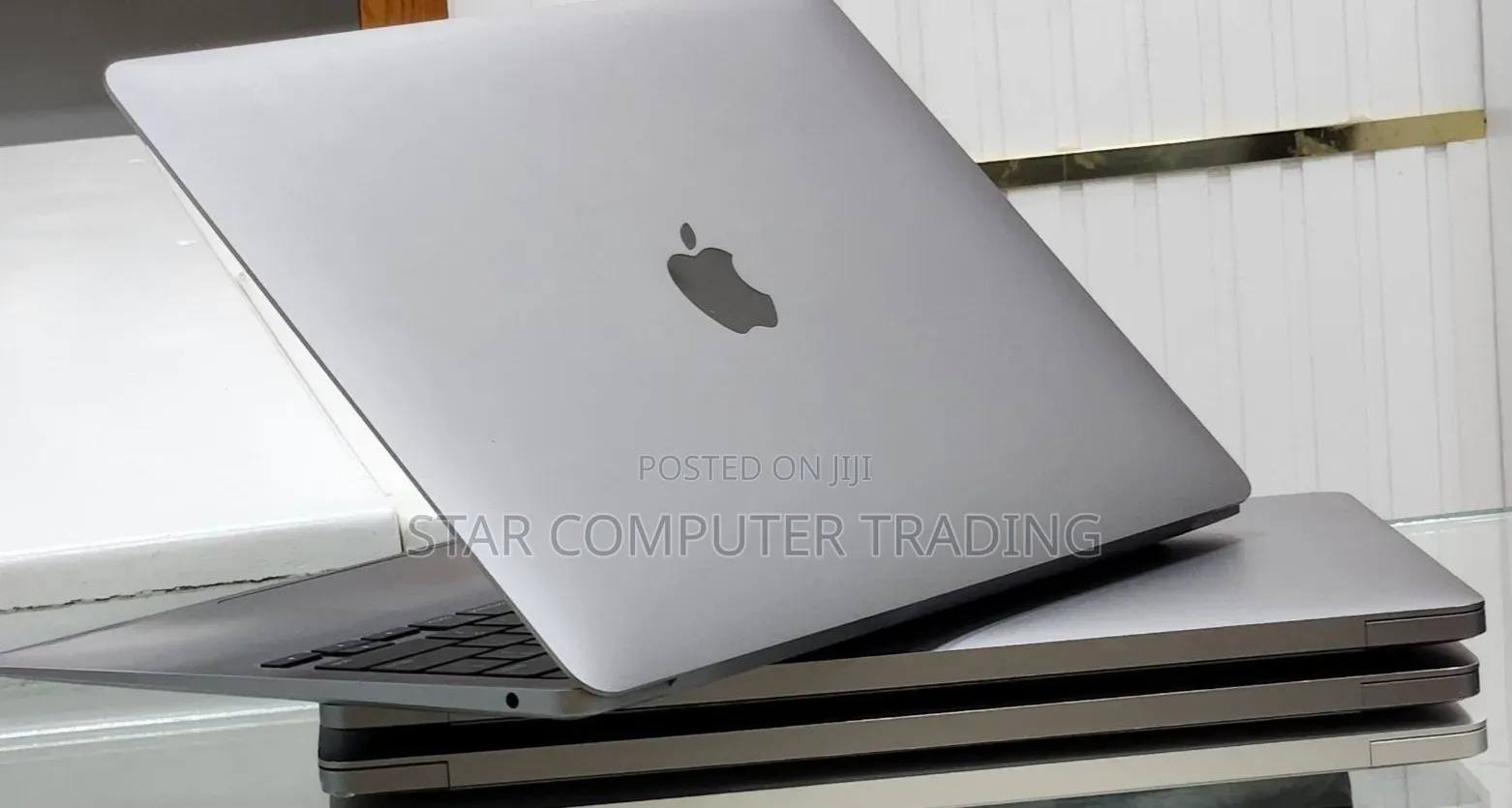 New Laptop Apple MacBook Air 2020 M1 8GB Apple M1 SSD 256GB