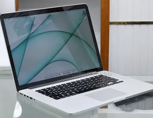 New Laptop Apple MacBook Pro 2015 16GB Intel Core i7 SSD 512GB