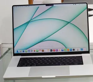 New Laptop Apple MacBook Pro 2015 16GB Intel Core i7 SSD 512GB