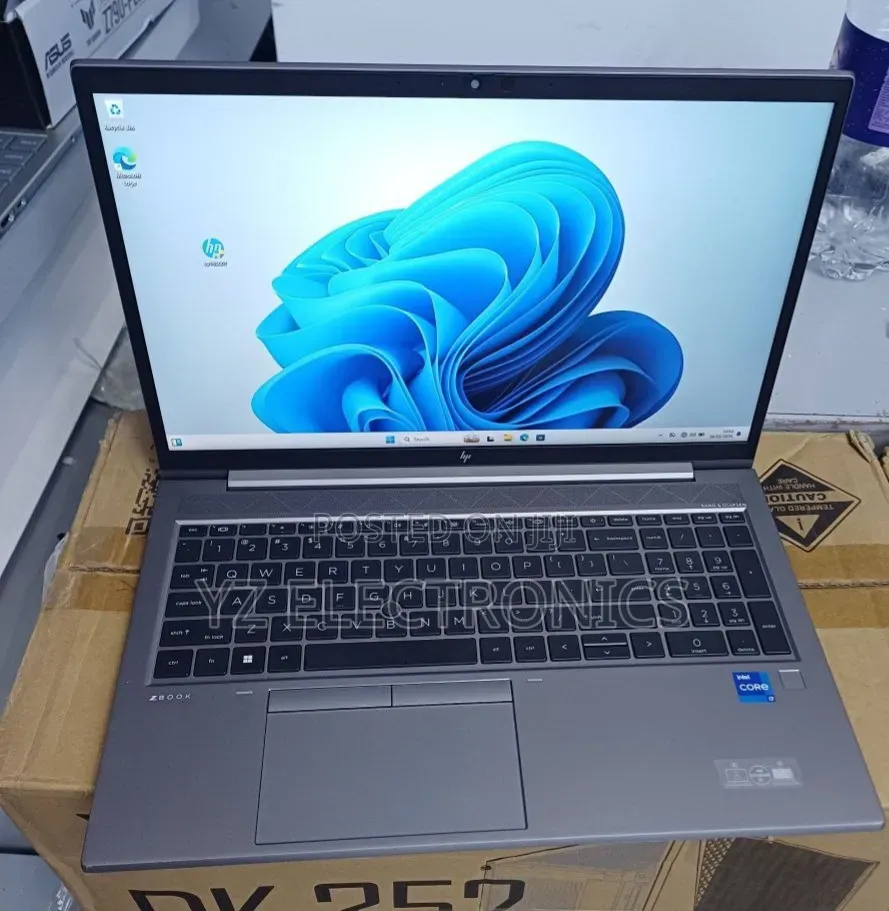 New Laptop HP ZBook 15 G6 16GB Intel Core i7 SSD 512GB