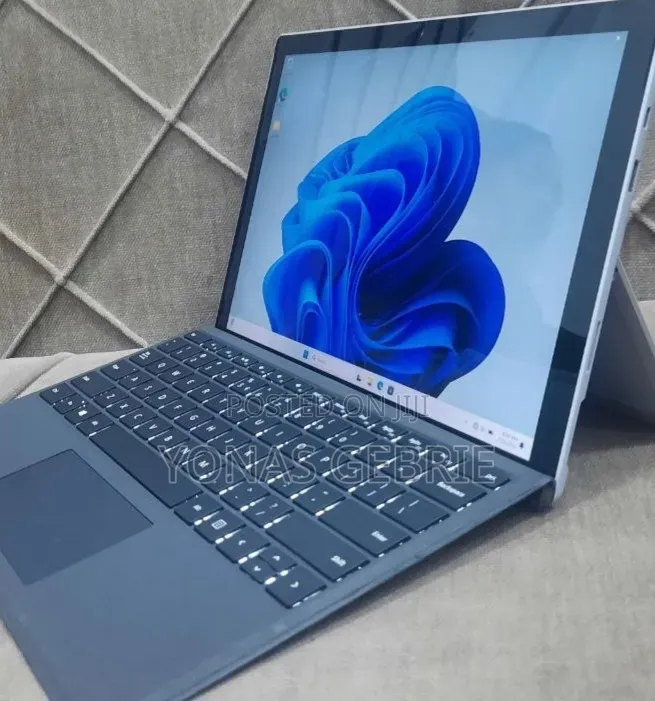New Laptop Microsoft Surface 16GB Intel Core i7 SSD 512GB