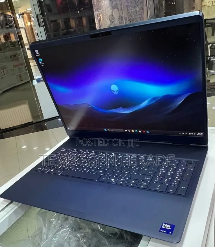 New Laptop Alienware X16 32GB Intel Core Ultra 9 SSD 1T