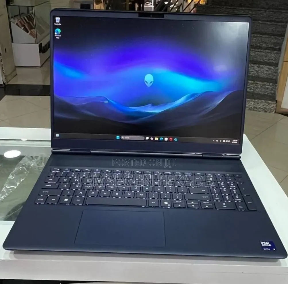 New Laptop Alienware X16 32GB Intel Core Ultra 9 SSD 1T