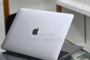 New Laptop Apple MacBook Pro M1 8GB Apple M1 Pro SSD 256GB