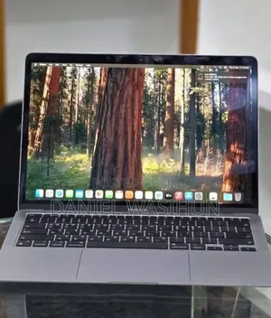 New Laptop Apple MacBook Pro M1 8GB Apple M1 Pro SSD 256GB