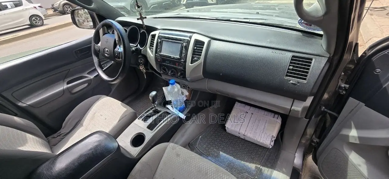 Toyota Tacoma 2014 Black