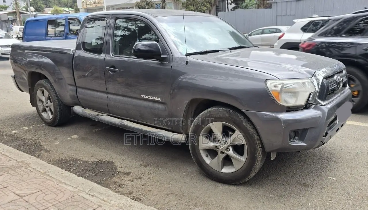 Toyota Tacoma 2014 Black