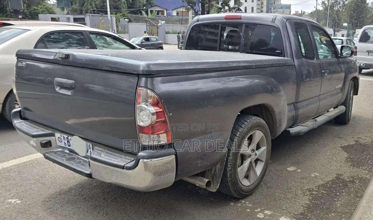 Toyota Tacoma 2014 Black