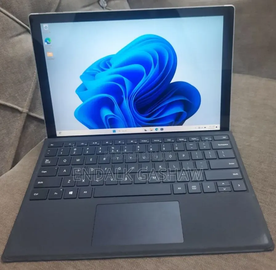New Laptop Microsoft Surface Pro 7+ 16GB Intel Core i7 SSD 512GB