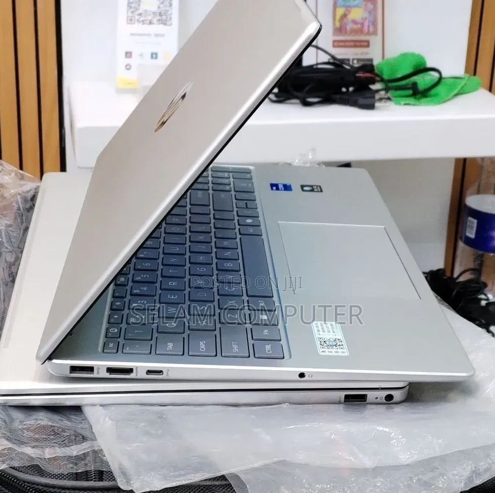 New Laptop HP Stream Notebook 16GB Intel Core i7 SSD 1T
