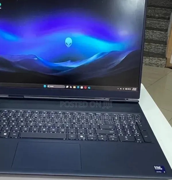 New Laptop Alienware 16 Aurora 32GB Intel Core Ultra 9 SSD 1T