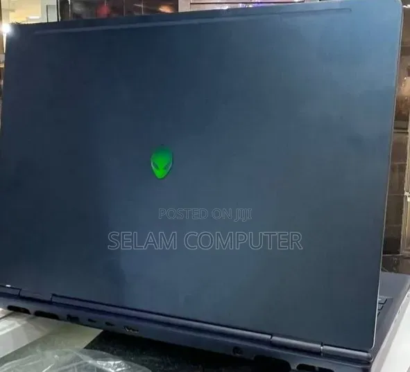 New Laptop Alienware 16 Aurora 32GB Intel Core Ultra 9 SSD 1T