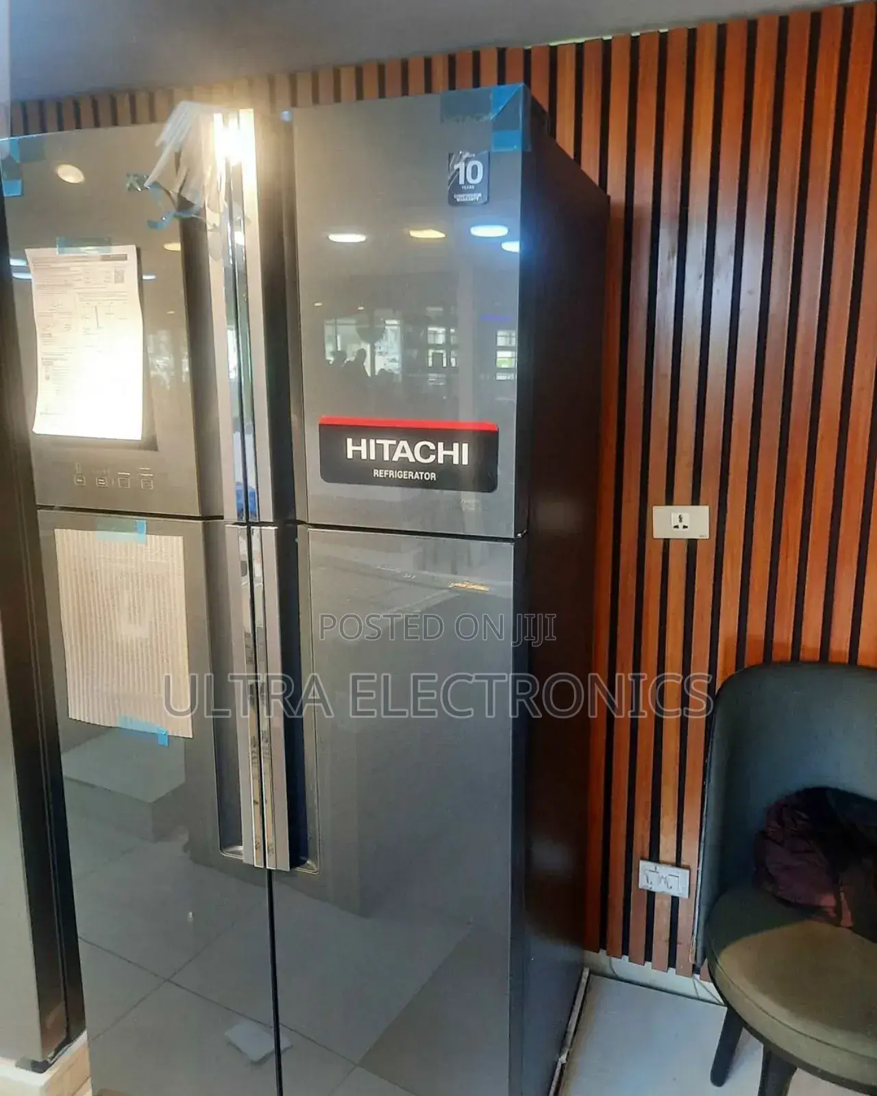 Hitachi 4-Door Side-by-Side Inverter Refrigerator 760l a Glass Finish.