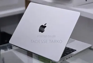 New Apple MacBook Pro 2025 M5 14-inch 16GB Apple M5 Pro SSD 512GB