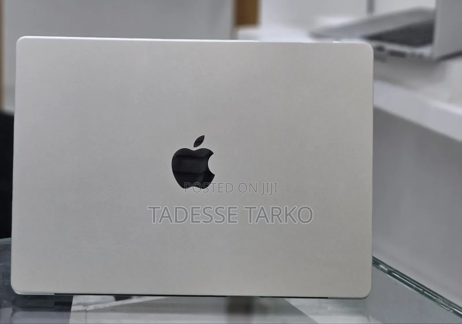 New Apple MacBook Pro 2025 M5 14-inch 16GB Apple M5 Pro SSD 512GB