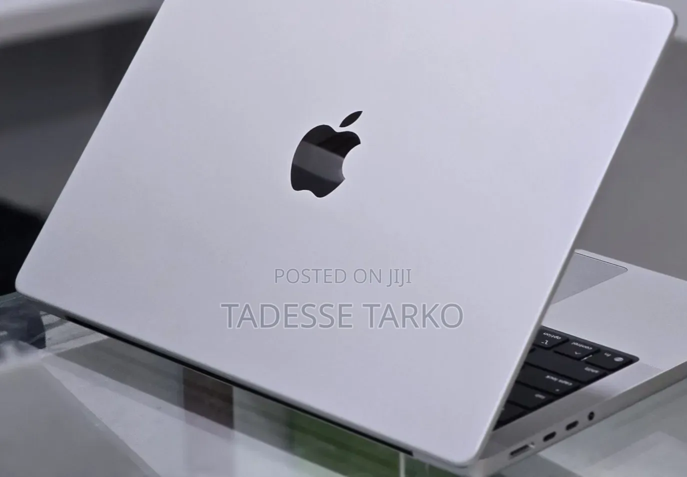 New Apple MacBook Pro 2025 M5 14-inch 16GB Apple M5 Pro SSD 512GB