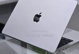 New Apple MacBook Pro 2025 M5 14-inch 16GB Apple M5 Pro SSD 512GB