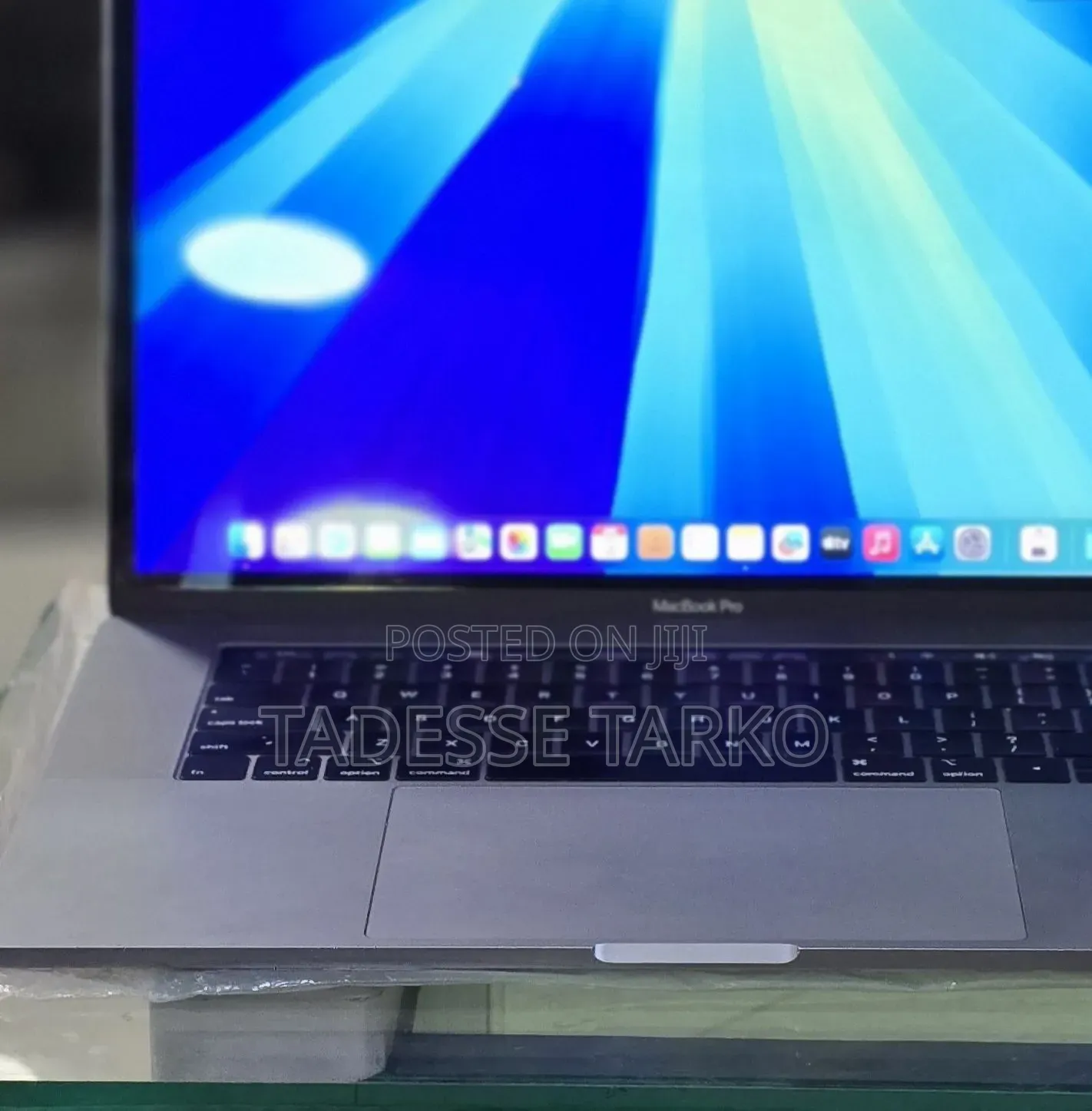 New Laptop Apple MacBook Pro 2018 16GB Intel Core i7 SSD 512GB