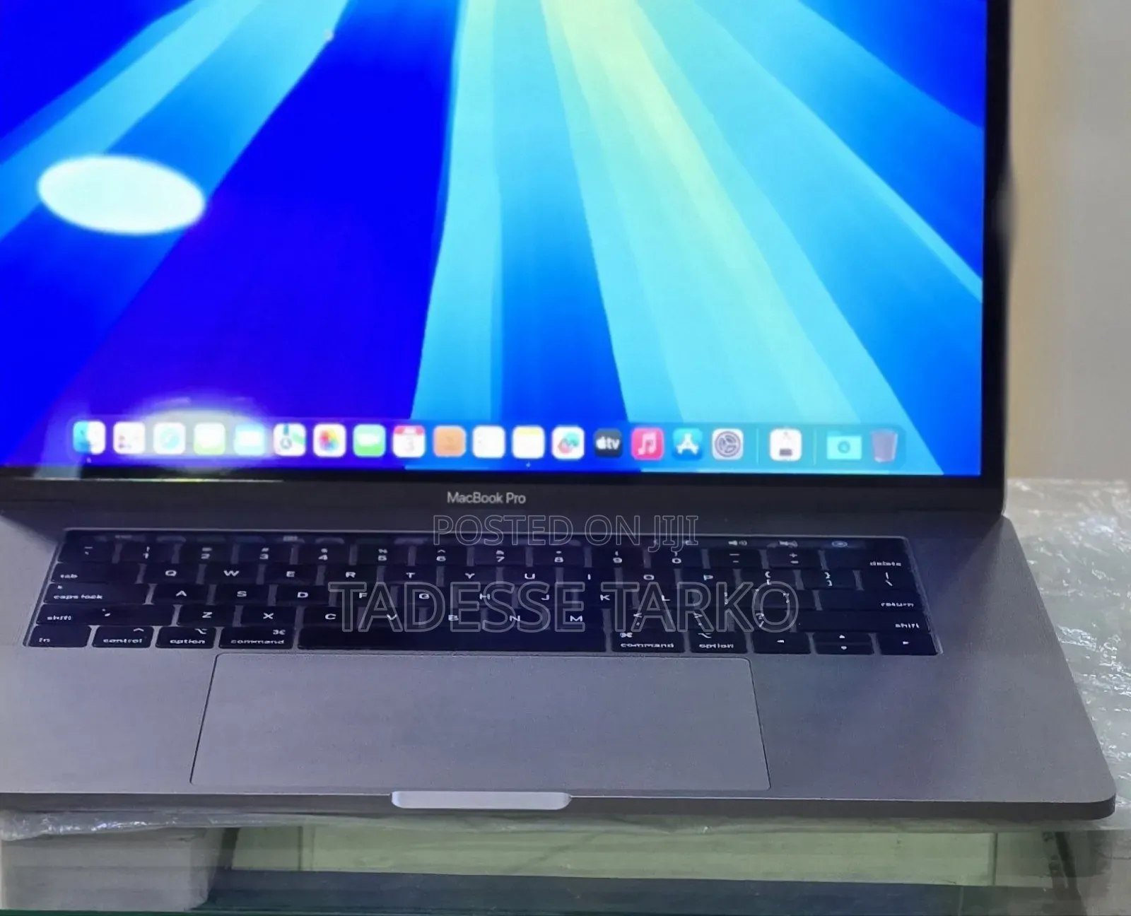 New Laptop Apple MacBook Pro 2018 16GB Intel Core i7 SSD 512GB