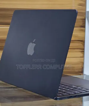New Laptop Apple MacBook Pro M1 16GB AMD A10 SSD 512GB