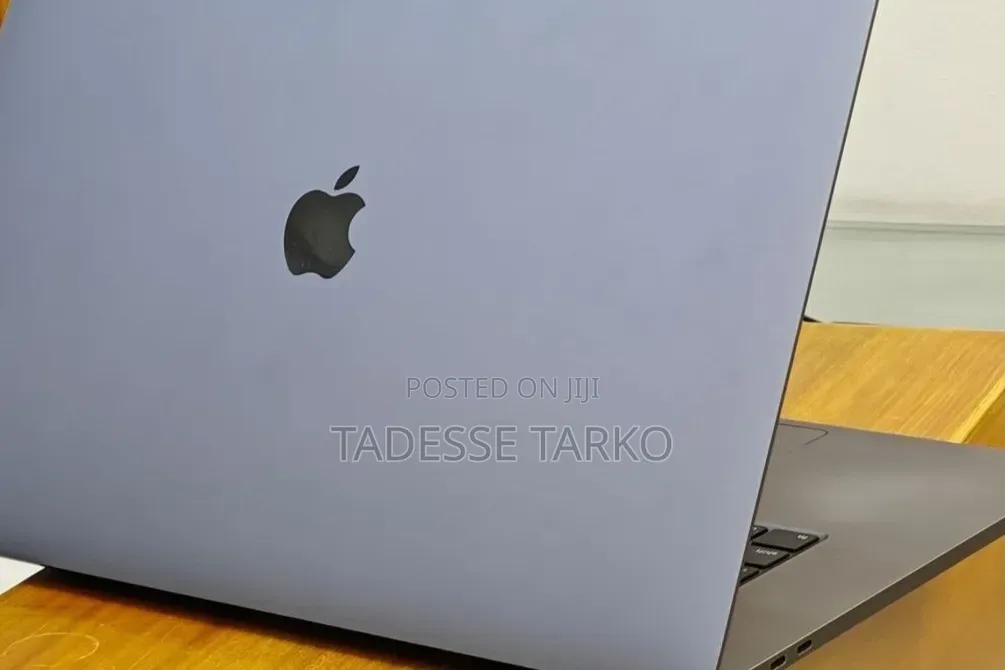 New Laptop Apple MacBook Pro 2019 16GB Intel Core i7 SSD 512GB