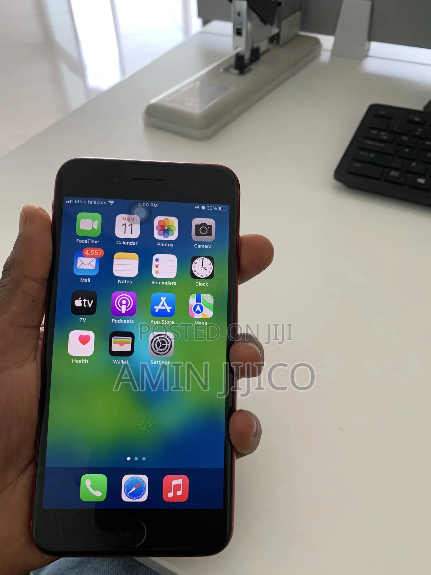 Apple iPhone 8 Plus 64 GB Red