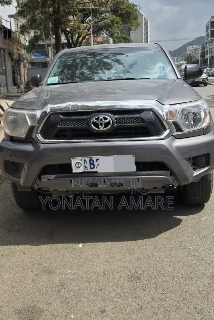 Toyota Tacoma 2013 Gray