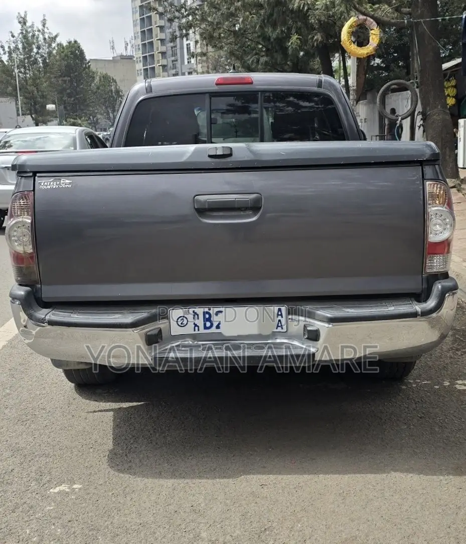 Toyota Tacoma 2013 Gray