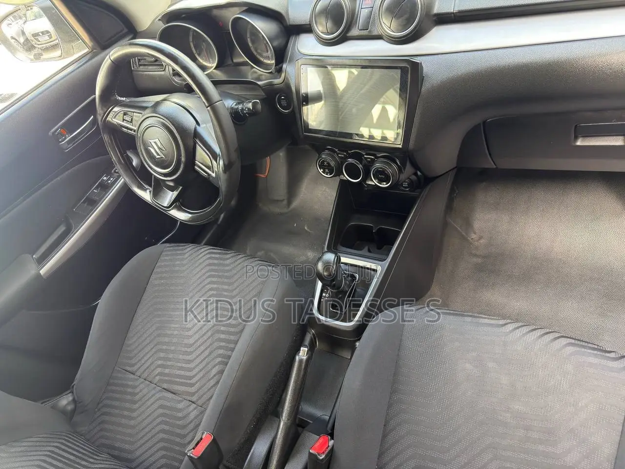 Suzuki Swift 2022 Silver
