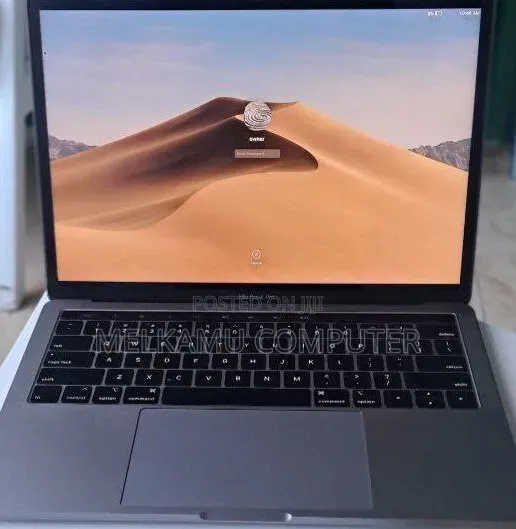 New Laptop Apple MacBook Pro 2019 8GB Intel Core i5 SSD 128GB