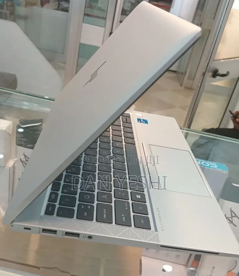 New Laptop HP EliteBook 840 G8 16GB Intel Core i5 SSD 512GB