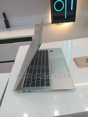 New Laptop HP EliteBook 840 G8 16GB Intel Core i7 SSD 512GB