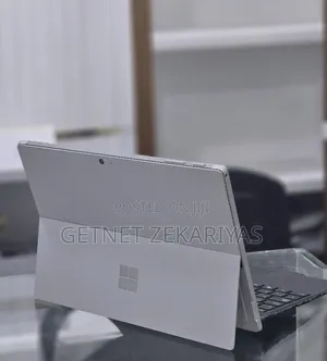New Laptop Microsoft Surface Pro 4 8GB Intel Core i5 SSD 256GB