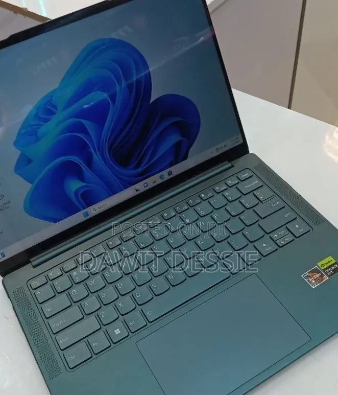 New Laptop Lenovo 16GB AMD Ryzen 7 SSD 512GB