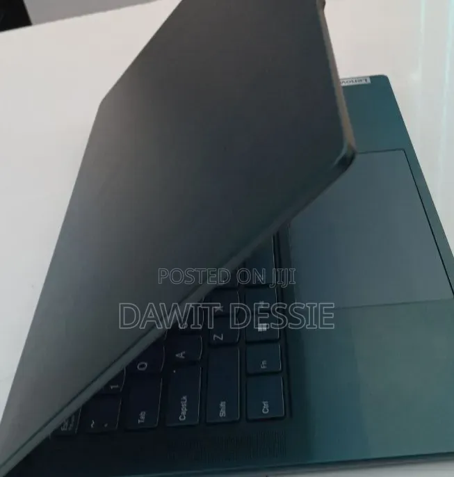 New Laptop Lenovo 16GB AMD Ryzen 7 SSD 512GB