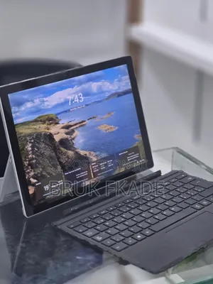New Laptop Microsoft Surface Pro 4 8GB Intel Core i5 SSD 256GB