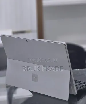 New Laptop Microsoft Surface Pro 4 8GB Intel Core i5 SSD 256GB