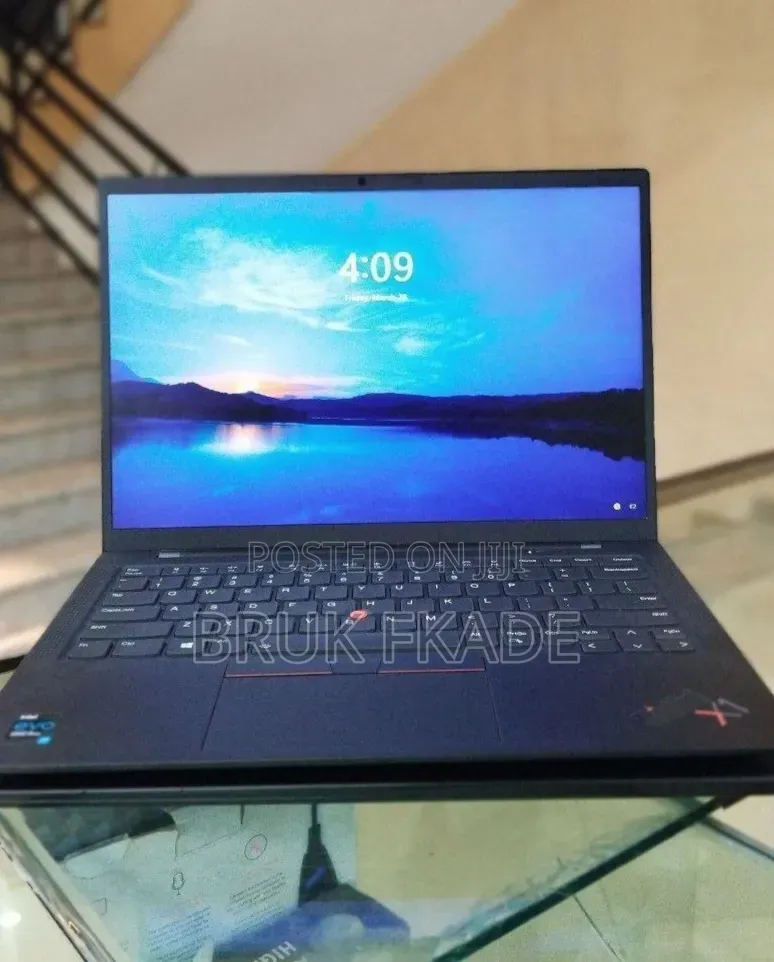 New Laptop Lenovo ThinkPad X1 Carbon Gen11 16GB Intel Core i7 SSD 512GB