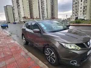 Nissan Qashqai 2017 Brown