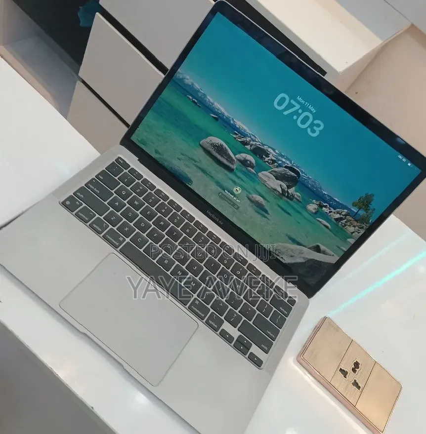 New Laptop Apple MacBook Air 2020 M1 16GB Apple M1 SSD 512GB
