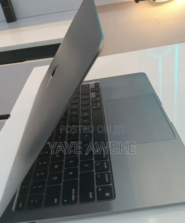 New Laptop Apple MacBook Air 2020 M1 16GB Apple M1 SSD 512GB
