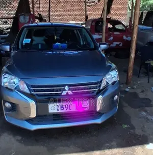 Mitsubishi Attrage 2021 Gray