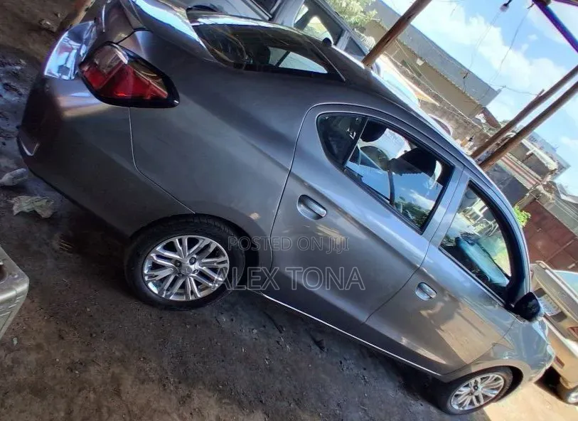 Mitsubishi Attrage 2021 Gray